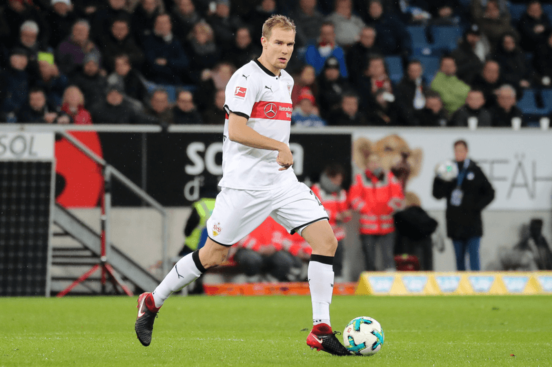 VfB Stuttgart: Auslands-Angebote für Badstuber und Pavard?