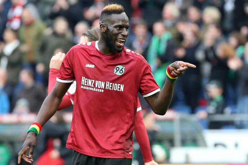 Medien: BVB und Schalke liefern sich Wettbieten um Salif Sane
