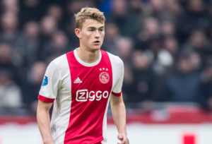 Medien: FC Bayern nimmt Abwehrtalent Matthijs de Ligt ins Visier