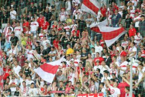 Mario Gomez schießt Stuttgart zum Sieg und wahrt die Europa League-Chance für den VfB