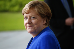 Die Bundeskanzlerin besucht die DFB-Elf