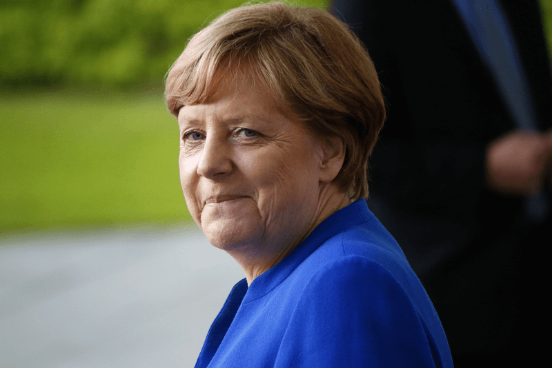 Die Bundeskanzlerin besucht die DFB-Elf